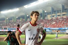 体坛：韦世豪这次受罚并不冤，他是时候在国家队重新赢得掌声