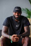 老兵不死！NBA新赛季15大最年长球员：詹姆斯领衔 勇士4人上榜