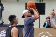 库里：人们永远会说你这不行那不行 自己要专注于每天变得更好
