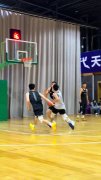 挥洒汗水！四川男篮晒球队训练视频：团结一致 努力拼搏