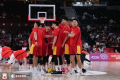 记者：以前男篮输球能找裁判等原因 日本除归化工资比我们差很