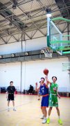 郭艾伦打野球：打球如果换算成打瓦段位 我技术是啥段位？铂金