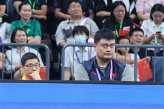 杨毅：篮协不可能全部推倒重来 中国足球都推到监狱了也没用