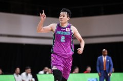 媒体人：山东外援法耶新赛季穿2号 丁彦雨航2号球衣是否退役未