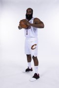 有牌面！NBA官方晒哈登定妆照：大胡子 第18个赛季！